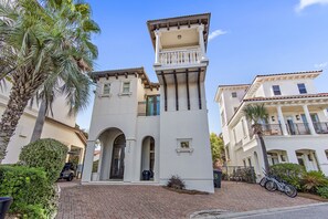 Gulf Jewel - Blue Mountain - Exterior