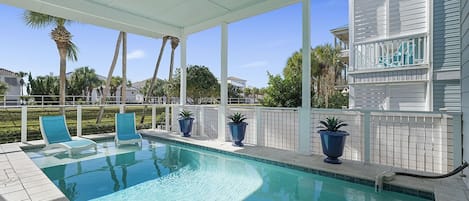 Coral Shores - Vacation Rental House with Private Pool, Wet Bar, and Beach Views from Balcony in Destin, Florida - Five Star Properties Destin/30A