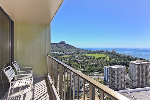 Amazing views of Diamond Head and the Ocean!