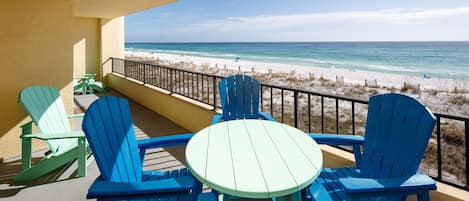 Enjoy a meal with the family while over looking the Gulf of Mexico