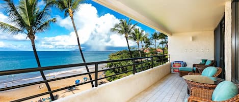 Expansive Lanai with Incredible Ocean Views!