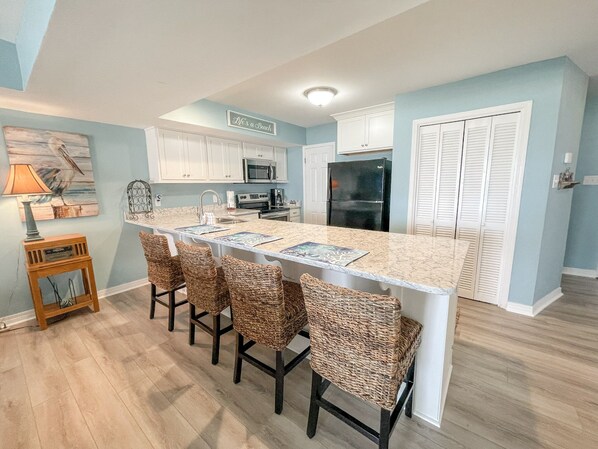Kitchen Bar 