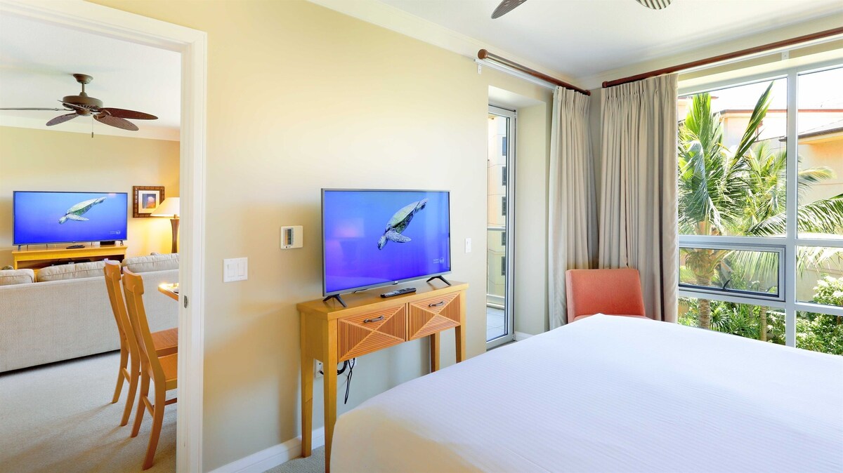Hokulani 414 at the Honua Kai Resort ~ Light & Bright with Partial Ocean Views