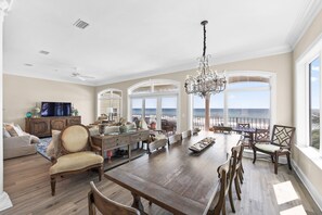 Second Floor: Dining Area