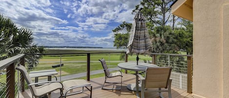 Patio Viewing the 18th Fairway of Harbour Town Golf Links