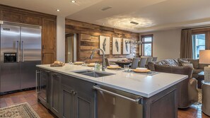 Gourmet kitchen