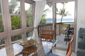 B6 Kihei Sands Beachfront Condominiums - Seating for 6 with a world class view.