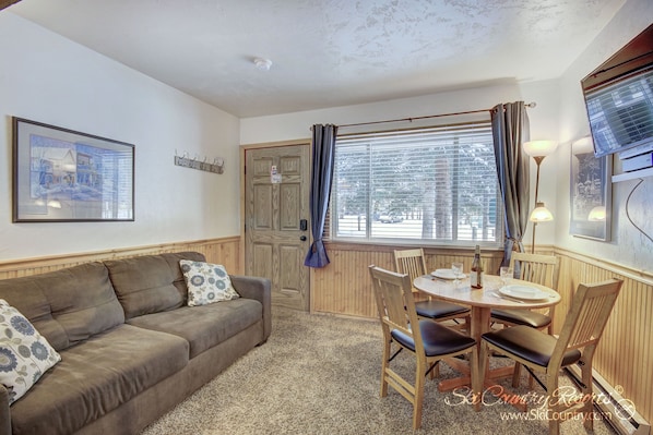 Living/Dining Room