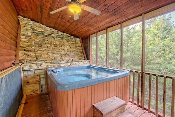 Indoor spa tub