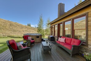 Horsethief_Exterior 6_LR