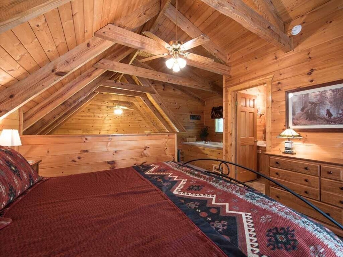 Bear’s Den | Wooded View, Hot Tub, 1mi to Downtown