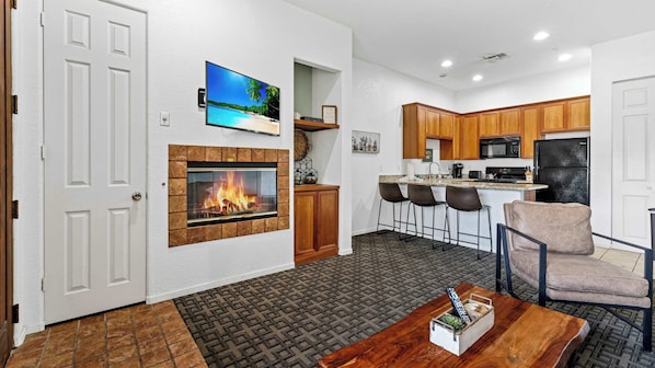 Living/Dining Area