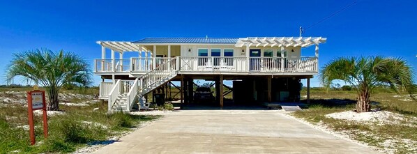 A Little Bit Of Heaven - Large porch to take in the gulf views