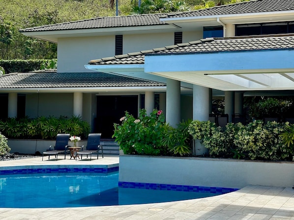 Welcome to Keauhou Estates 8 - Halele'a