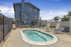 Hot Tub behind Town homes