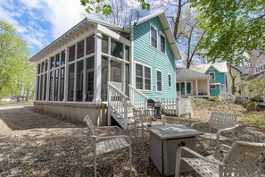 Backyard | Fire Pit | Gas Grill