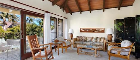 Living Room - Kahala 832