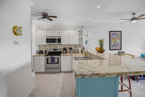 A fully equipped kitchen, perfect for preparing meals during your stay.