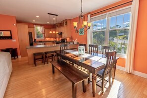 Main Level | Dining