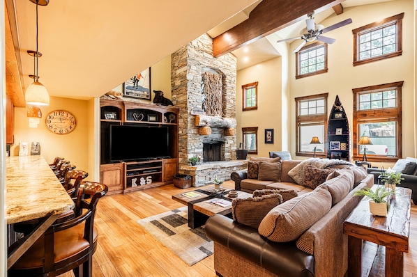 Great Room Living Area - Fireplace, Vaulted Ceilings, Smart TV