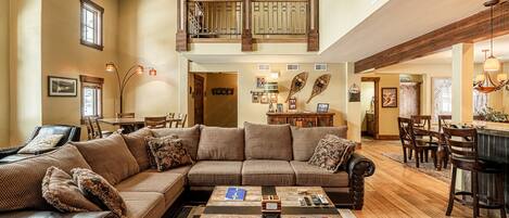 Great Room Living Area - Fireplace, Vaulted Ceilings, Smart TV