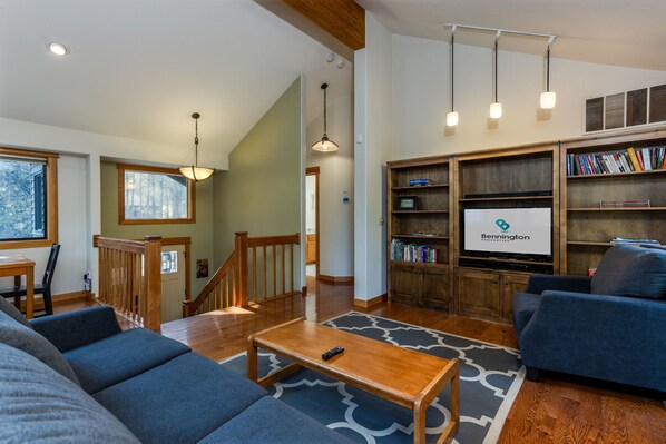 Living Room w/ TV