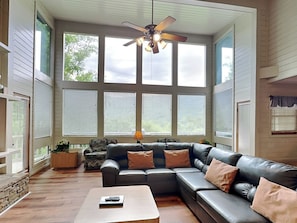 Open and Inviting Floor Plan