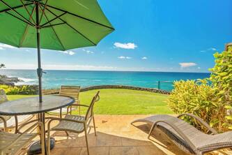 Oceanfront TownHome Upgraded 2 BR, 2.5BA Fully Air Conditioned
