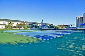 Tennis Courts   Shoreline Towers