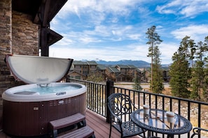 Check out those views from the private hot tub