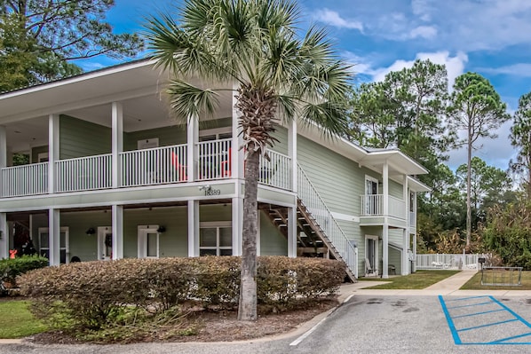 Laguna Breeze Complex - Laguna Breeze is a low density complex located approximately 3 miles down Fort Morgan Road in Gulf Shores. The complex offers 2 buildings totaling 8 units, and an outdoor pool.