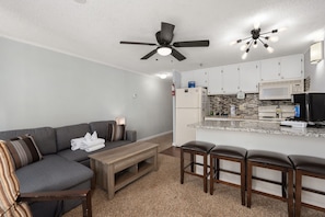 Cook up a feast in this fully upgraded kitchen with everything you need!