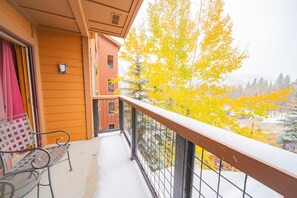 Private upper level balcony! #fall