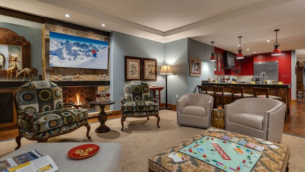 Spacious and newly renovated living room