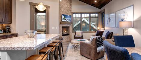920 E La Tania - a SkyRun Park City Property - Stayed at La Tania with 3 Adult couples during Sundance. Very comfortable, clean, modern - SkyRun Park City