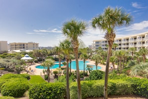 Balcony - Perfect View Of The Pool.