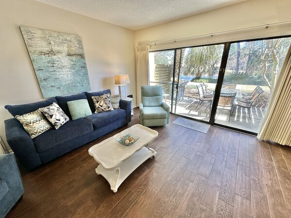 Spacious living room