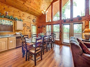 Dining Area | Kitchen