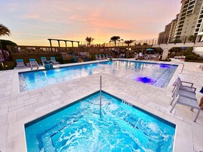Newly renovated pool & hot tub!