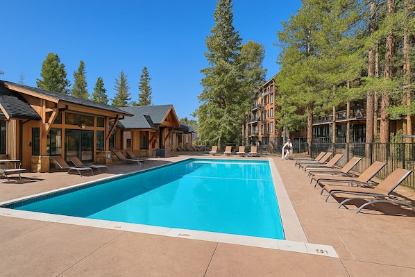 This unit has access to the Columbine Pool complex
