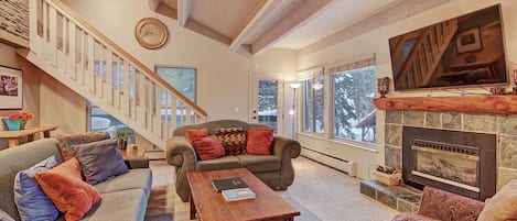 The Lift C212 - a SkyRun Breckenridge Property - Spacious top floor unit with lofted ceilings