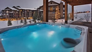 Private hot tub