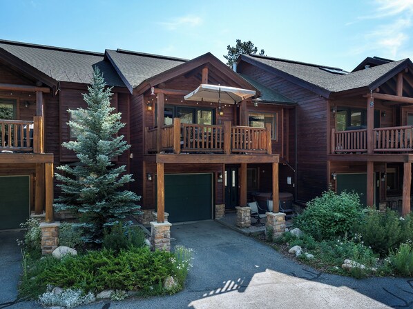 Welcome to Slopeside 202