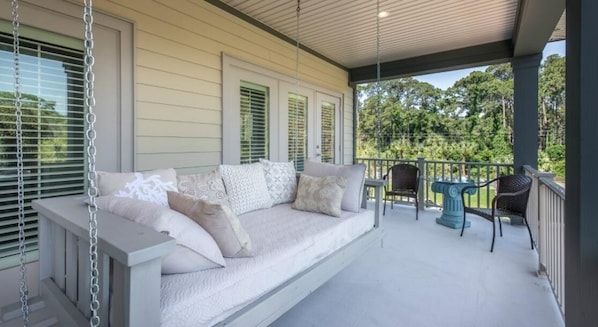 Day Bed Swing