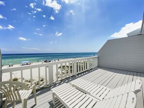 2nd Floor | Outdoor Sitting Area