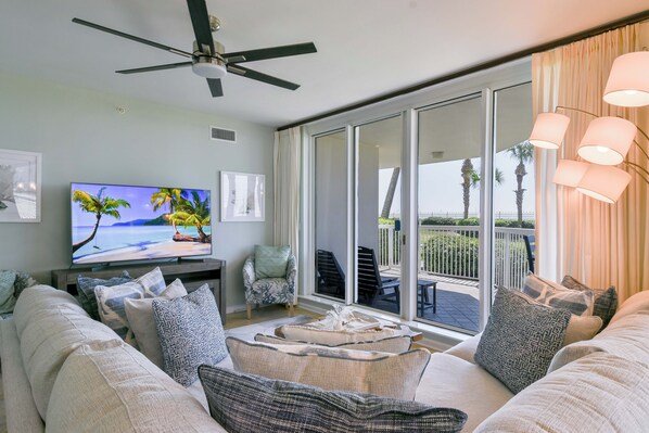 Silver Beach Towers West 106- Living Area