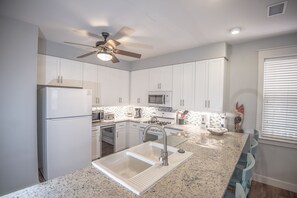 Kitchen- recently remodeled