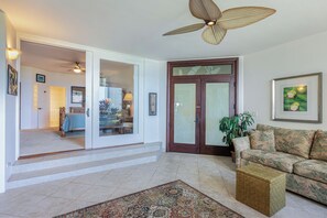 Entry foyer sitting area adjacent to master bedroom. With doors and blinds that shut to for privacy