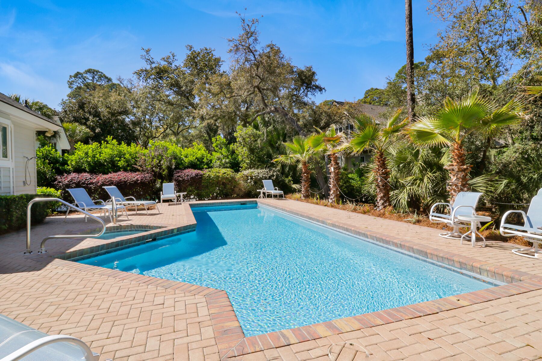 2nd Row Sea Pines Home w/ FREE Pool & Spa Heat Seasonally