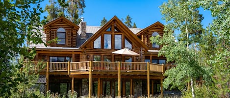 Welcome to Two Brothers Lodge - A luxury log cabin nestled in the Rocky Mountains